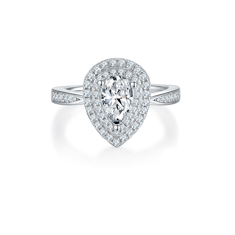 The Anna Ring moissanite engagement ring by Trésor Diamond