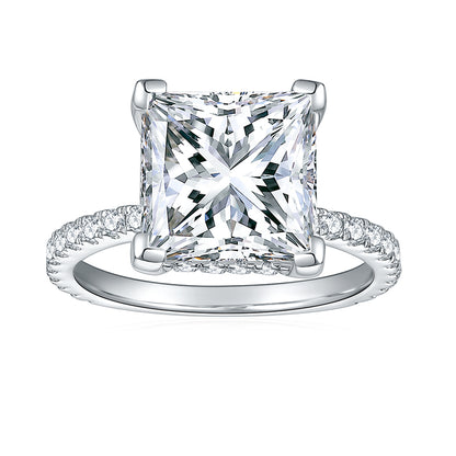 The Mia Ring moissanite engagement ring by Trésor Diamond