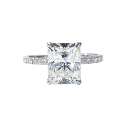 The Mirabel Ring moissanite engagement ring by Trésor Diamond