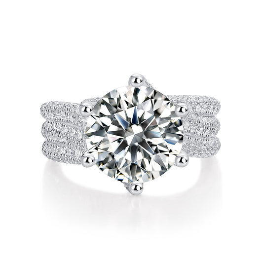 The Rosa Ring moissanite engagement ring by Trésor Diamond