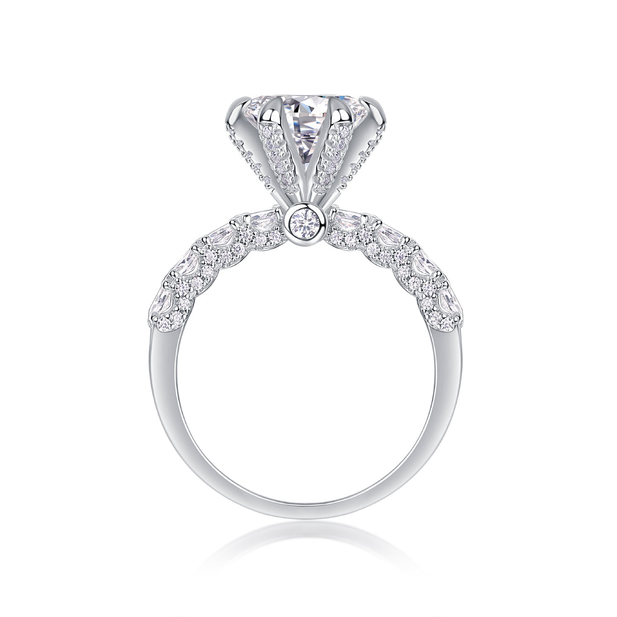 The Evelyne Ring moissanite engagement ring by Trésor Diamond