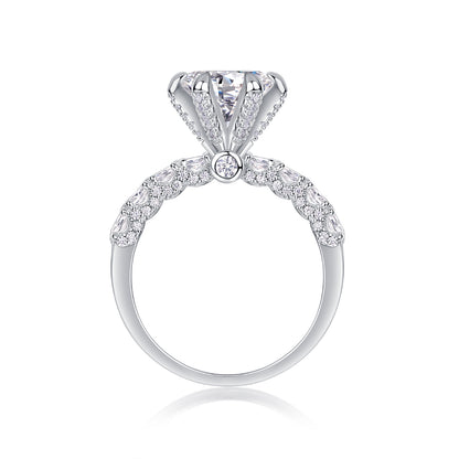 The Evelyne Ring moissanite engagement ring by Trésor Diamond