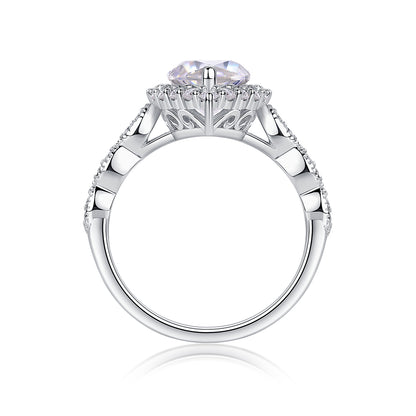 The Dream Ring moissanite engagement ring by Trésor Diamond