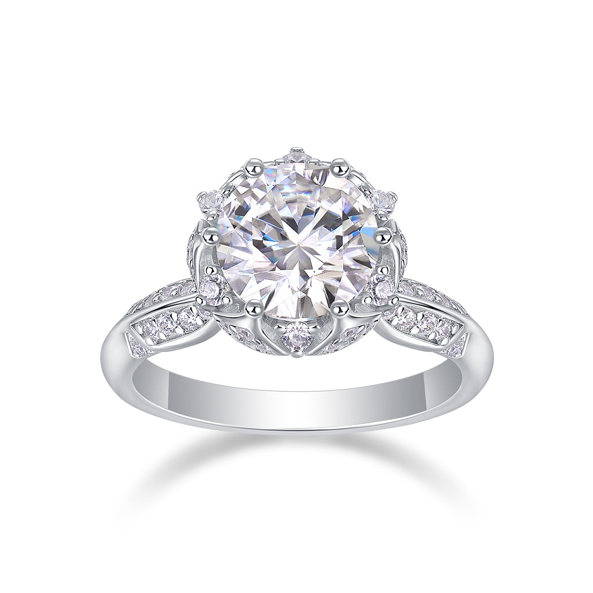The Aveline Ring moissanite engagement ring by Trésor Diamond