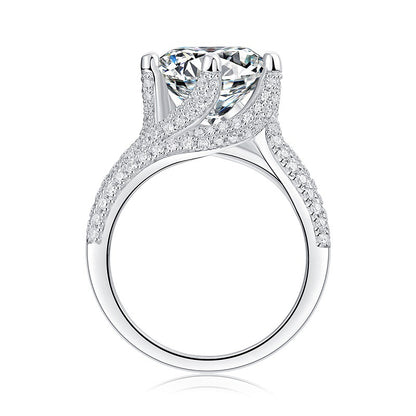 The Rosa Ring moissanite engagement ring by Trésor Diamond
