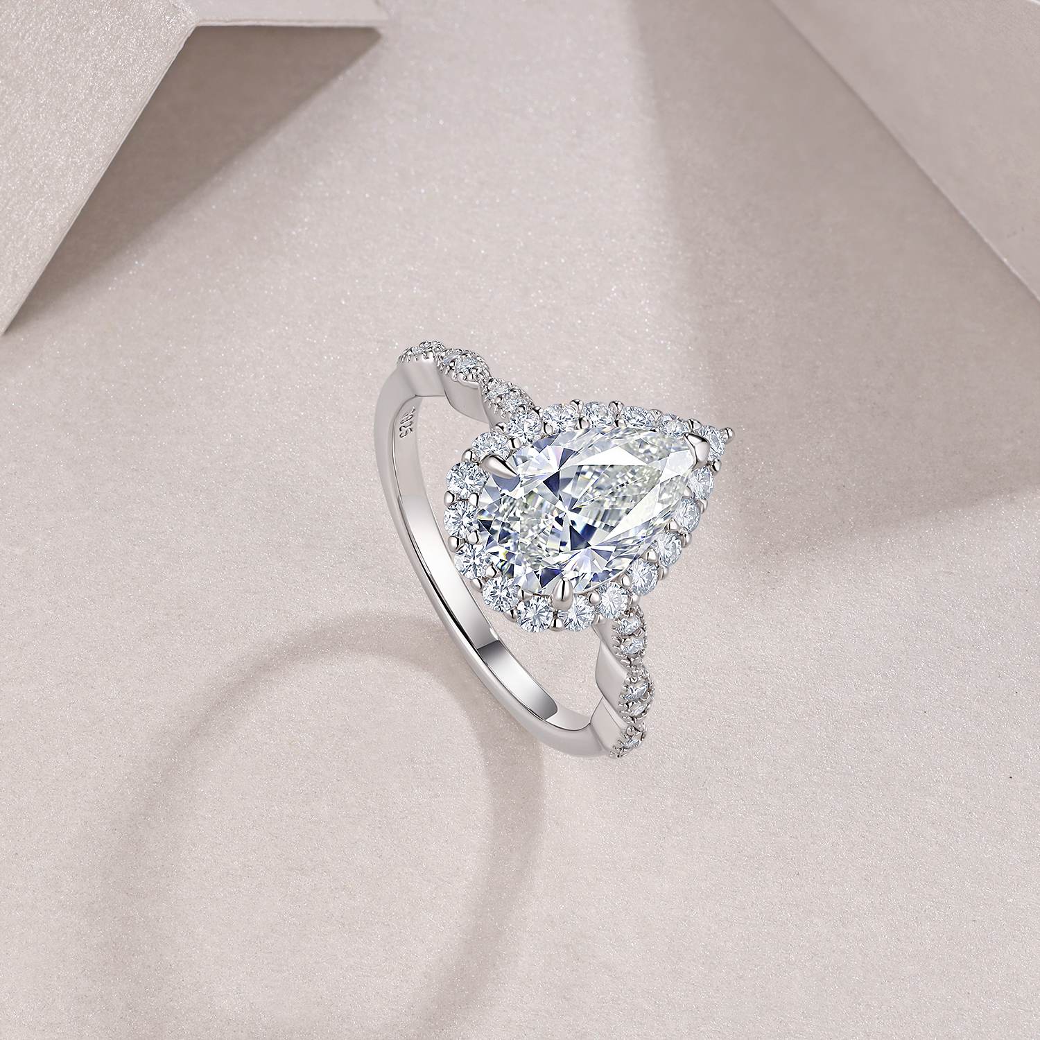 The Amira Ring