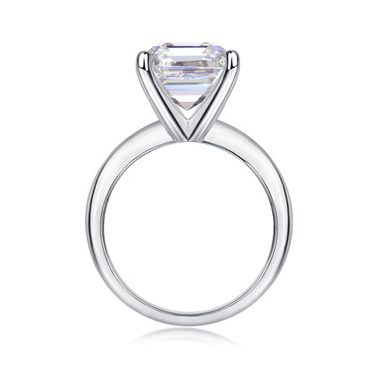 The Amaya Ring moissanite engagement ring by Trésor Diamond