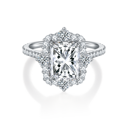 The Elvoria Ring moissanite engagement ring by Trésor Diamond