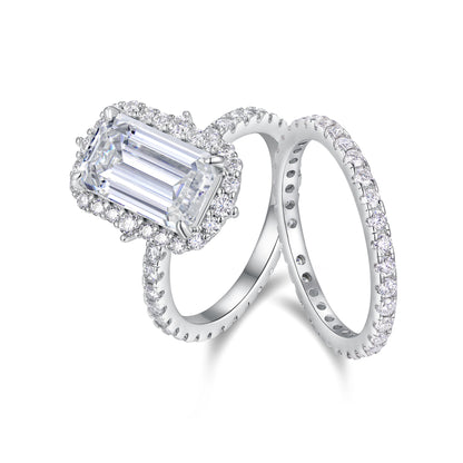 The Daisy Ring Set moissanite engagement ring by Trésor Diamond