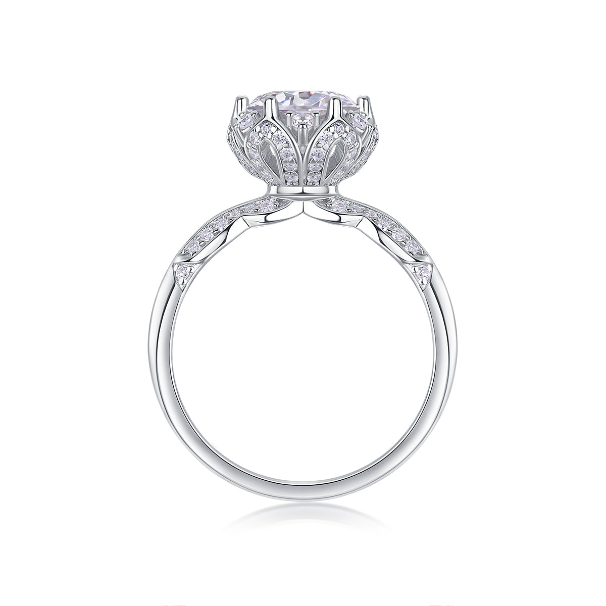 The Aveline Ring moissanite engagement ring by Trésor Diamond