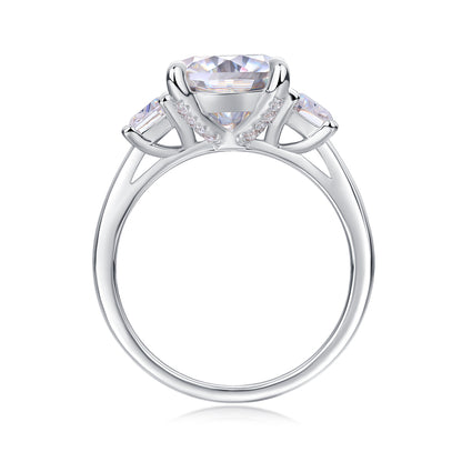 The Valencia Ring moissanite engagement ring by Trésor Diamond