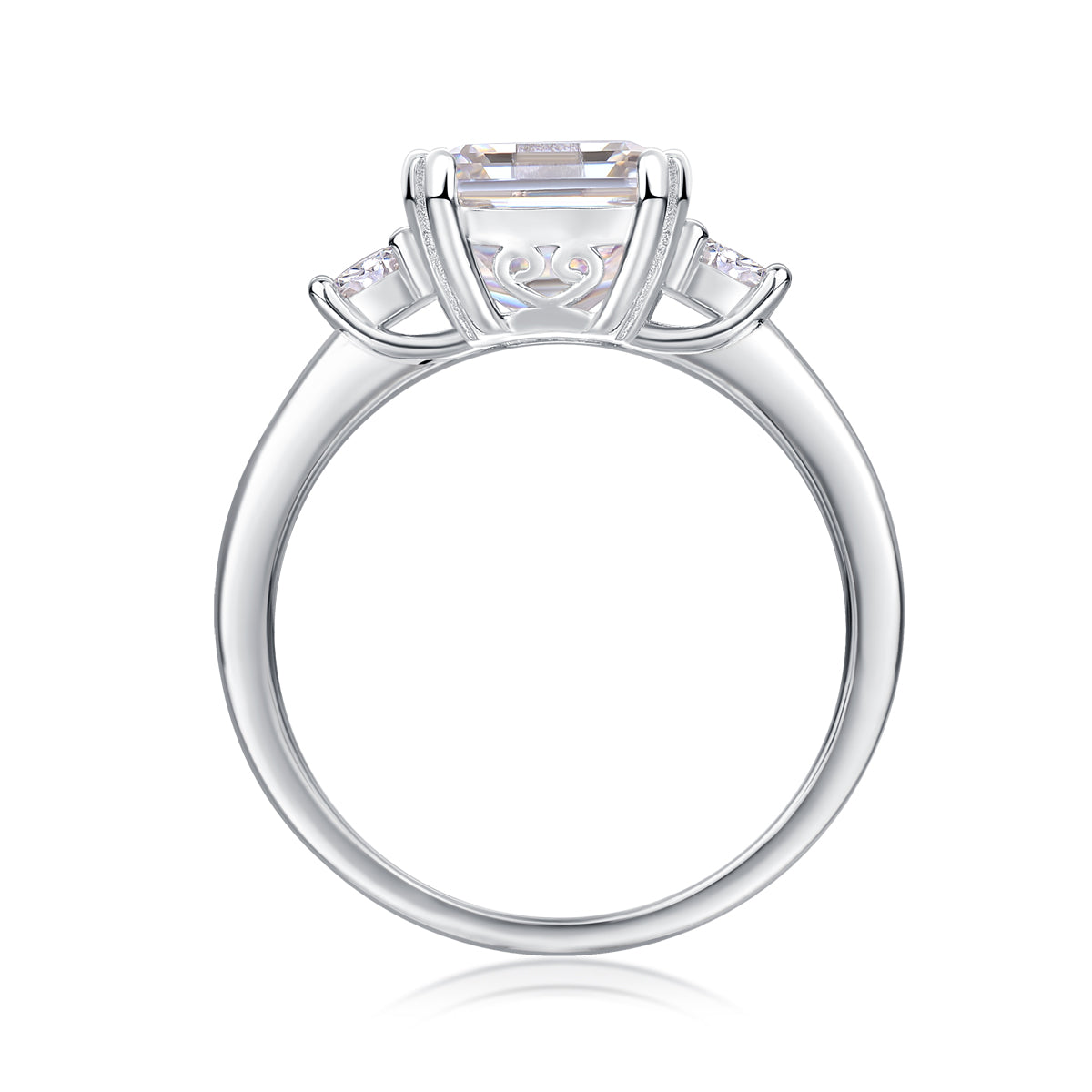 The Juliette Ring moissanite engagement ring by Trésor Diamond