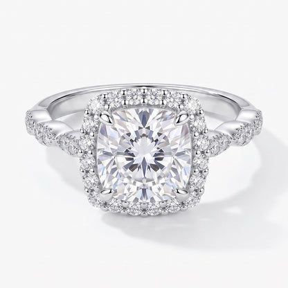 Close-up of Tresor Diamond The Amara Ring featuring a sparkling gemstone set in a elegant band.