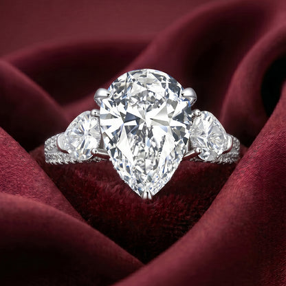 Elegant close-up of Tresor Diamond The Amélienne Ring featuring a sparkling diamond set in a delicate gold band.
