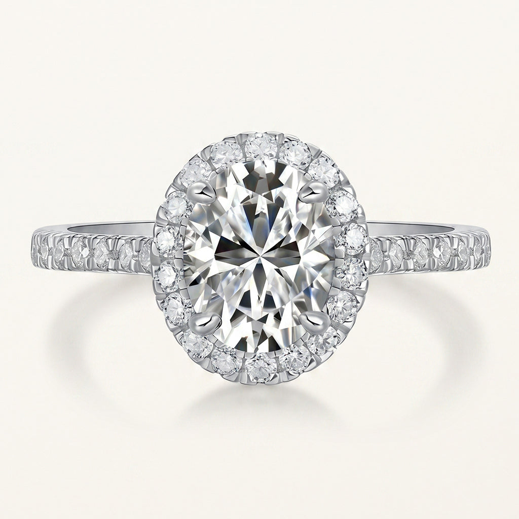 Tresor Diamond The Aria Ring featuring a sleek band with a sparkling central diamond and intricate detailing.