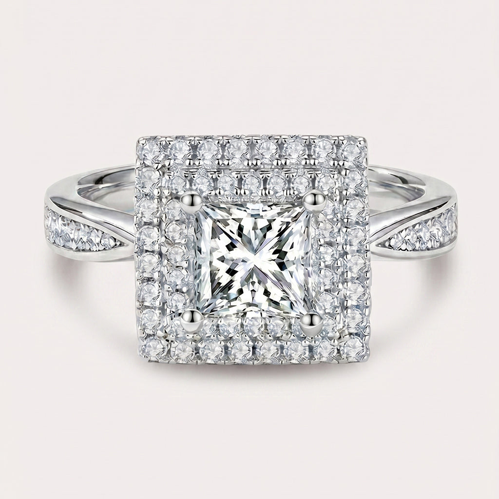 Close-up of Tresor Diamond The Cora Ring featuring a sparkling gemstone set in a delicate band.