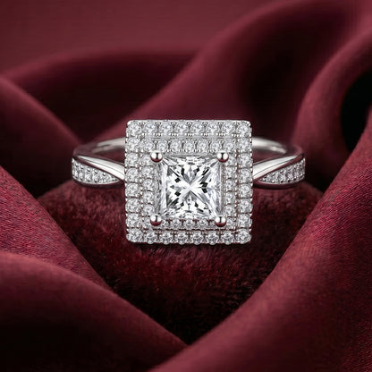 Tresor Diamond The Cora Ring featuring a sleek band with a sparkling gemstone accent, elegant jewelry for special occasions.