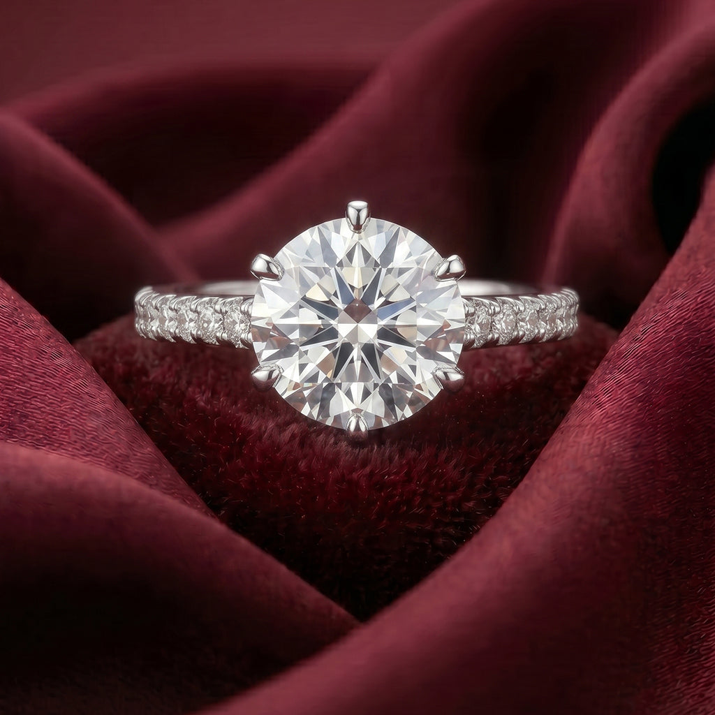 Close-up of Tresor Diamond The Evelyne Ring featuring a sleek band with a prominent diamond accent and elegant design.