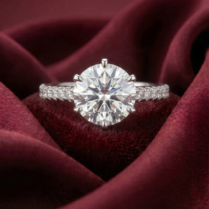 Close-up of Tresor Diamond The Evelyne Ring featuring a sleek band with a prominent diamond accent and elegant design.