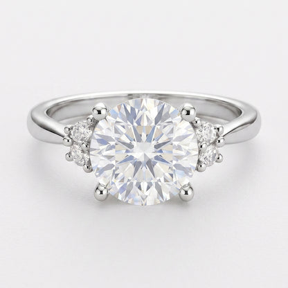 Close-up of Tresor Diamond's The Lyra Ring featuring a sleek band and elegant design with sparkling diamond accents.