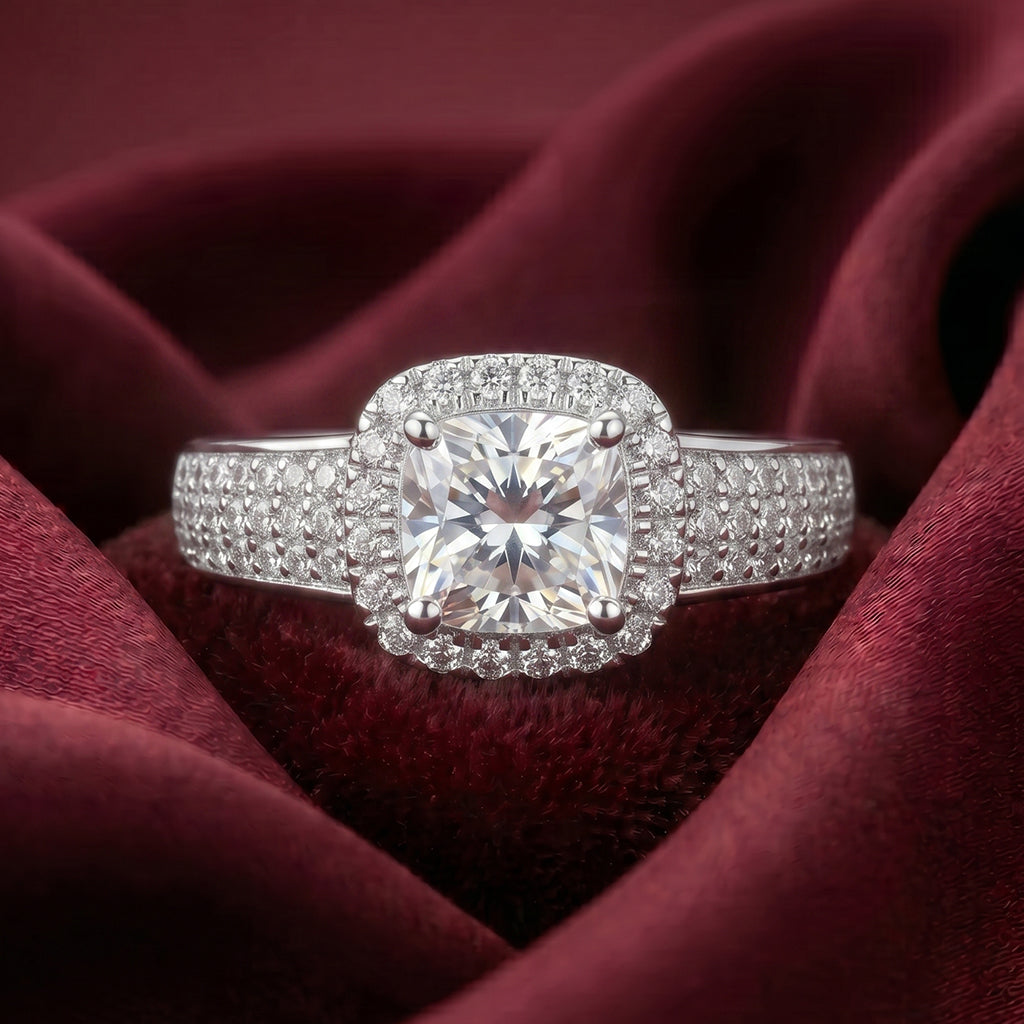 Close-up of Tresor Diamond's The Solange Ring featuring a sleek band and sparkling diamond setting.