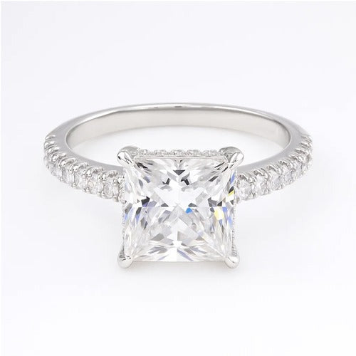 The Vionara Ring moissanite engagement ring by Trésor Diamond