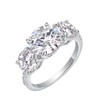 The Clara Ring moissanite engagement ring by Trésor Diamond