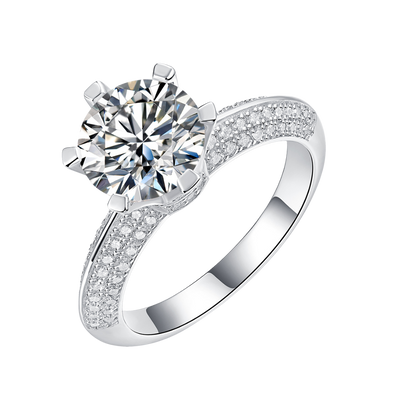 Tresor Diamond Delara Ring featuring a delicate band with sparkling gemstones and an elegant design.
