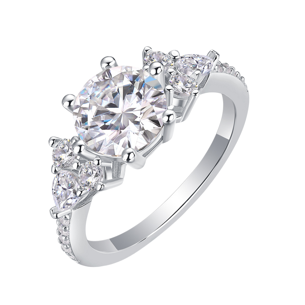 The Evela Ring moissanite engagement ring by Trésor Diamond