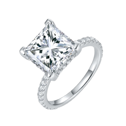 The Mia Ring moissanite engagement ring by Trésor Diamond