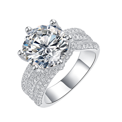 The Rosa Ring moissanite engagement ring by Trésor Diamond