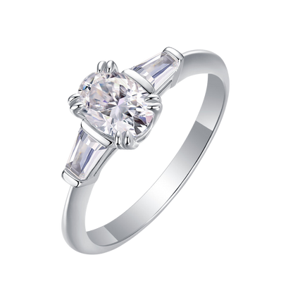 The Vivienne Ring moissanite engagement ring by Trésor Diamond